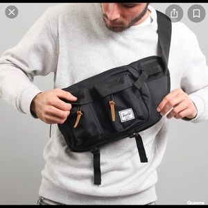 NWT Herschel Supply Eighteen Hip Fanny Pac…